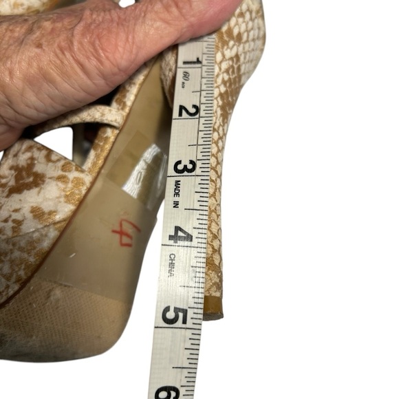 Colin Stuart Snakeskin Print Platform Heels Sz 6.5 - Picture 10 of 10
